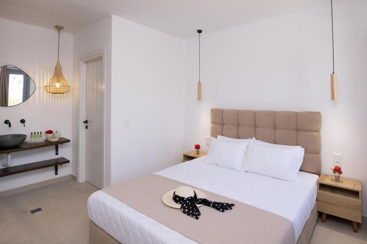 Chrysonisos Suites With Sunset & Seaviews Near Kini Exterior photo