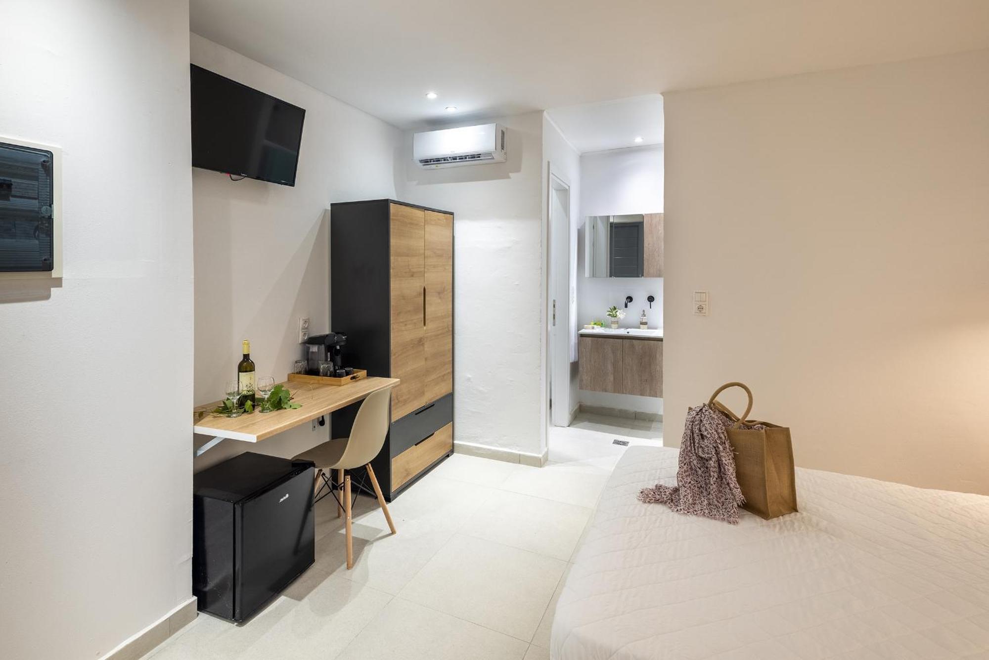 Chrysonisos Suites With Sunset & Seaviews Near Kini Exterior photo